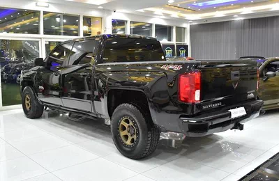 Chevrolet Silverado High Country 4x4 6.2 L ( 2017 Model ) in Black Color GCC Specs-9