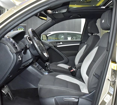 Volkswagen Tiguan R-Line ( 2016 Model ) in Beige Color GCC Specs-9
