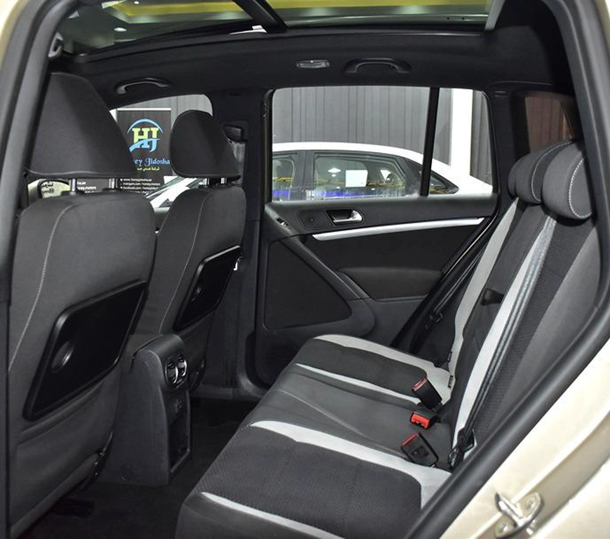 Volkswagen Tiguan R-Line ( 2016 Model ) in Beige Color GCC Specs-8-8