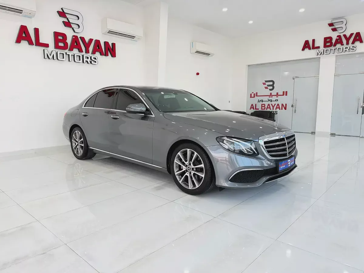 مرسيدس بنز E200 EMC رمادي /زعفراني 2020 خليجي