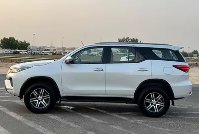 Toyota Fortuner  2023 Toyota Fortuner - EXR  2.7 L V4 -AWD 4x4 - Rear Sensor - Cruise Control - No  Accident - 2Key --6