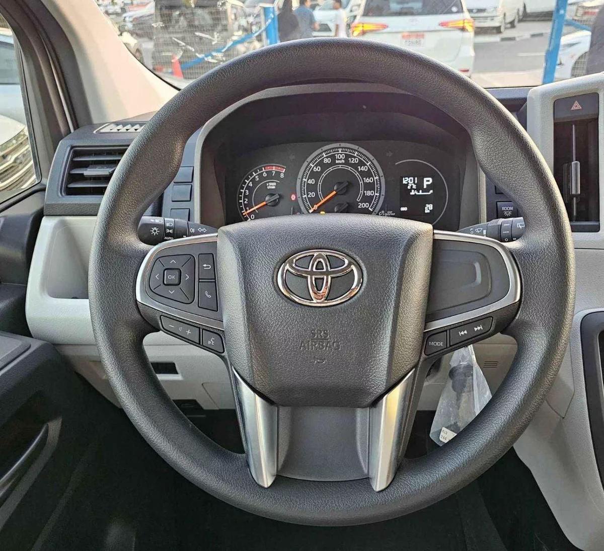 Toyota Hiace GL DX PASSENGER / 3.5L V6 A/T PETROL / DUAL HEATER / DVD CAMERA (CODE# HR3ADA)-11-0