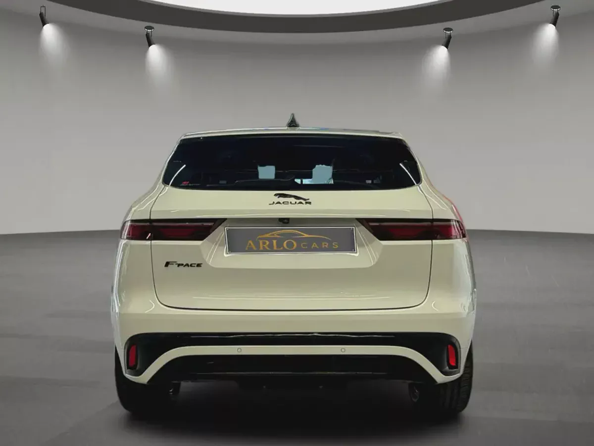 FULL AGENCY SERVICE HISTORY | F-Pace R Dynamic-5-5