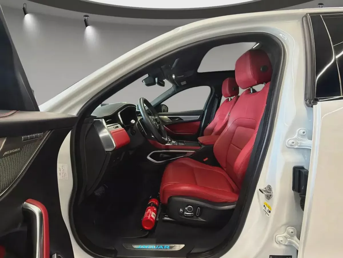 FULL AGENCY SERVICE HISTORY | F-Pace R Dynamic-8-8
