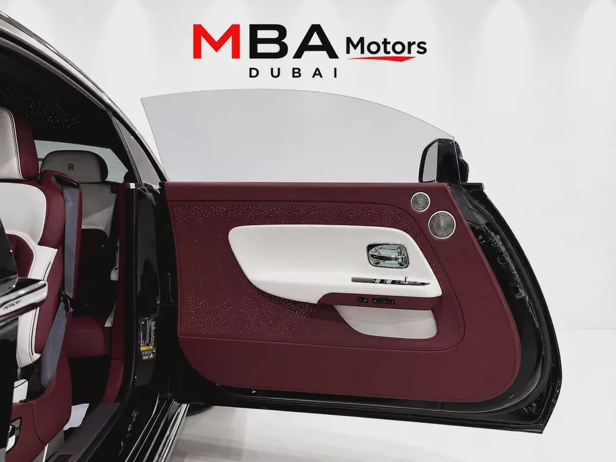 2025 Rolls Royce Spectre - GCC Specs - AGMC Warranty/Service-9-9