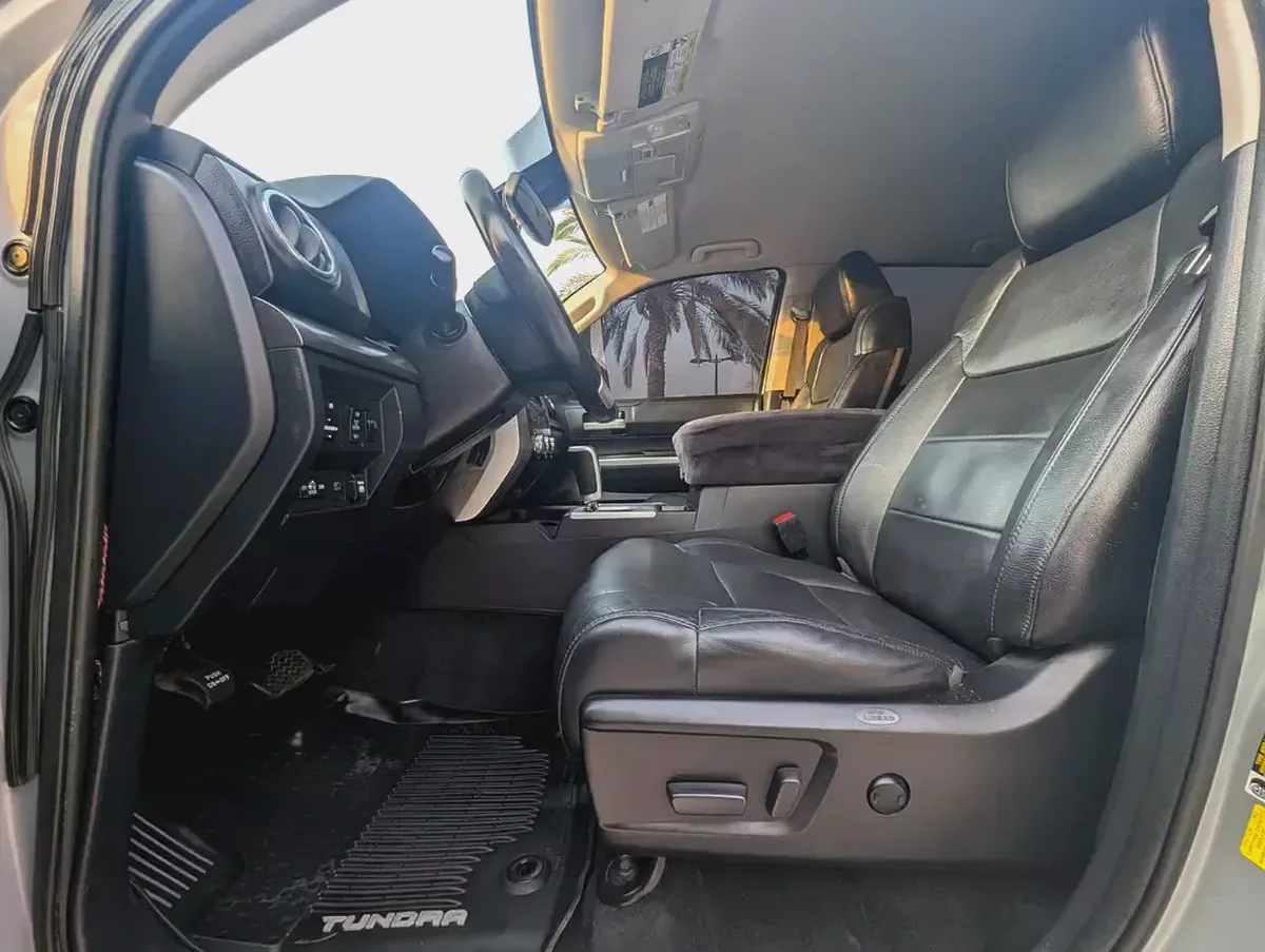 Toyota Tundra Crewmax SR5 2019 - American Specs - Excellent Condition-11-11