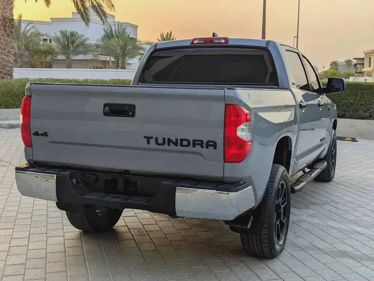 Toyota Tundra Crewmax SR5 2019 - American Specs - Excellent Condition-3-3