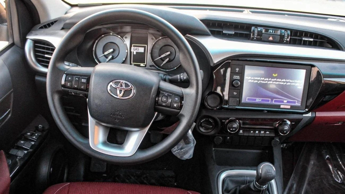 Toyota Hilux HILUX GLX 2.7L MT PETROL 2024-15-15