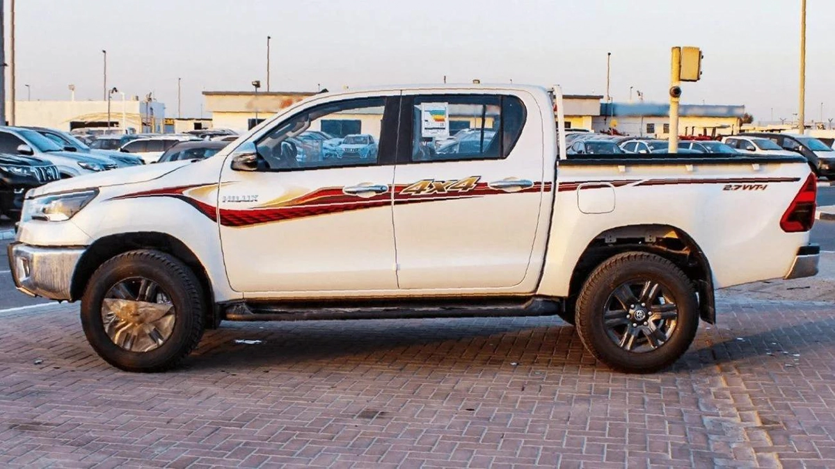 Toyota Hilux HILUX GLX 2.7L MT PETROL 2024-17-17