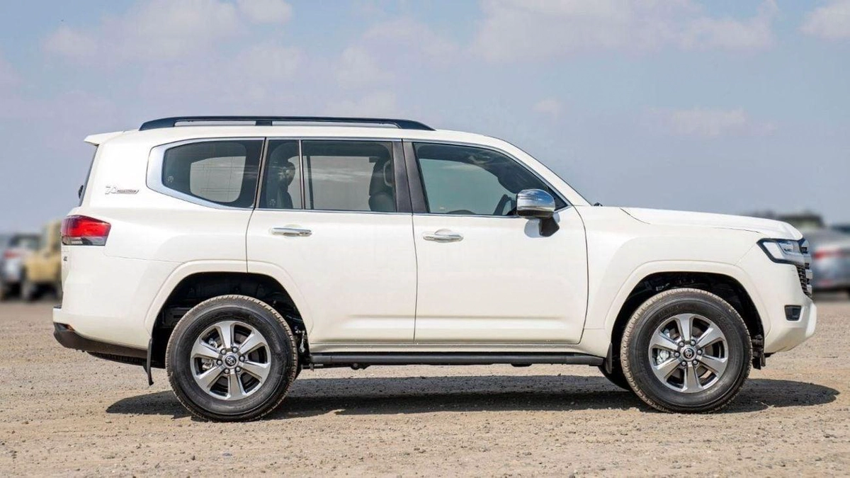 Toyota Land Cruiser LC300 VX 4.0P AT MY2024 – WHITE-6-6