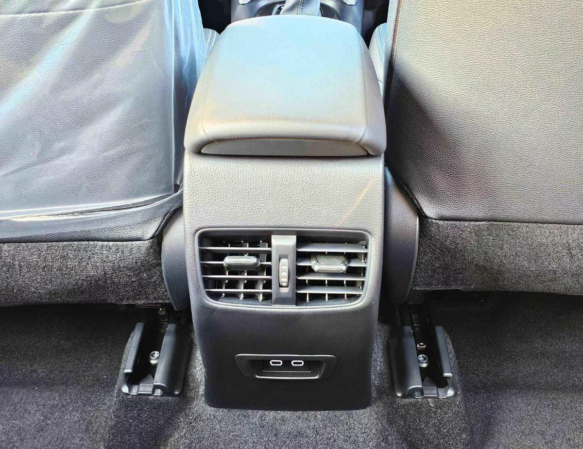 Toyota Frontlander LUXURY || 2.0L HYBRID V4 || RADAR / SUNROOF / DRIVER POWER SEATS (CODE#FRLX)-15-0
