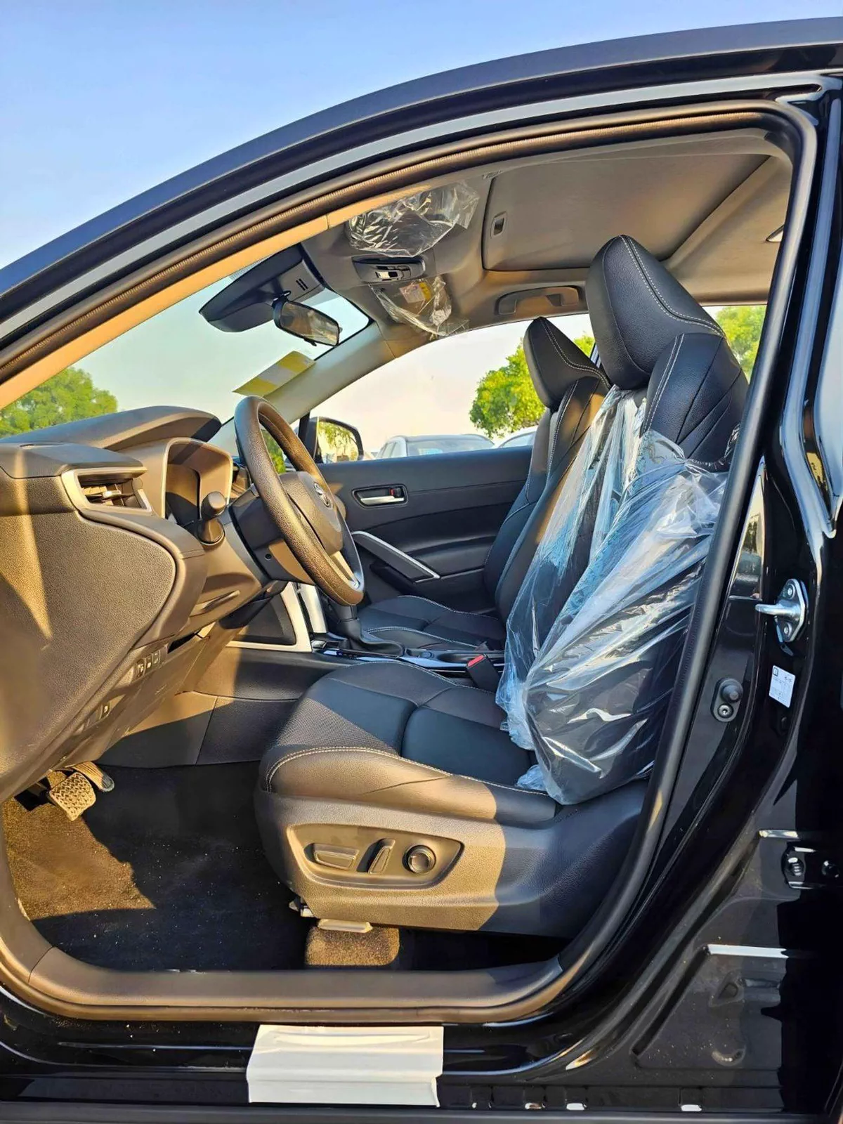 Toyota Frontlander LUXURY || 2.0L HYBRID V4 || RADAR / SUNROOF / DRIVER POWER SEATS (CODE#FRLX)-7-0