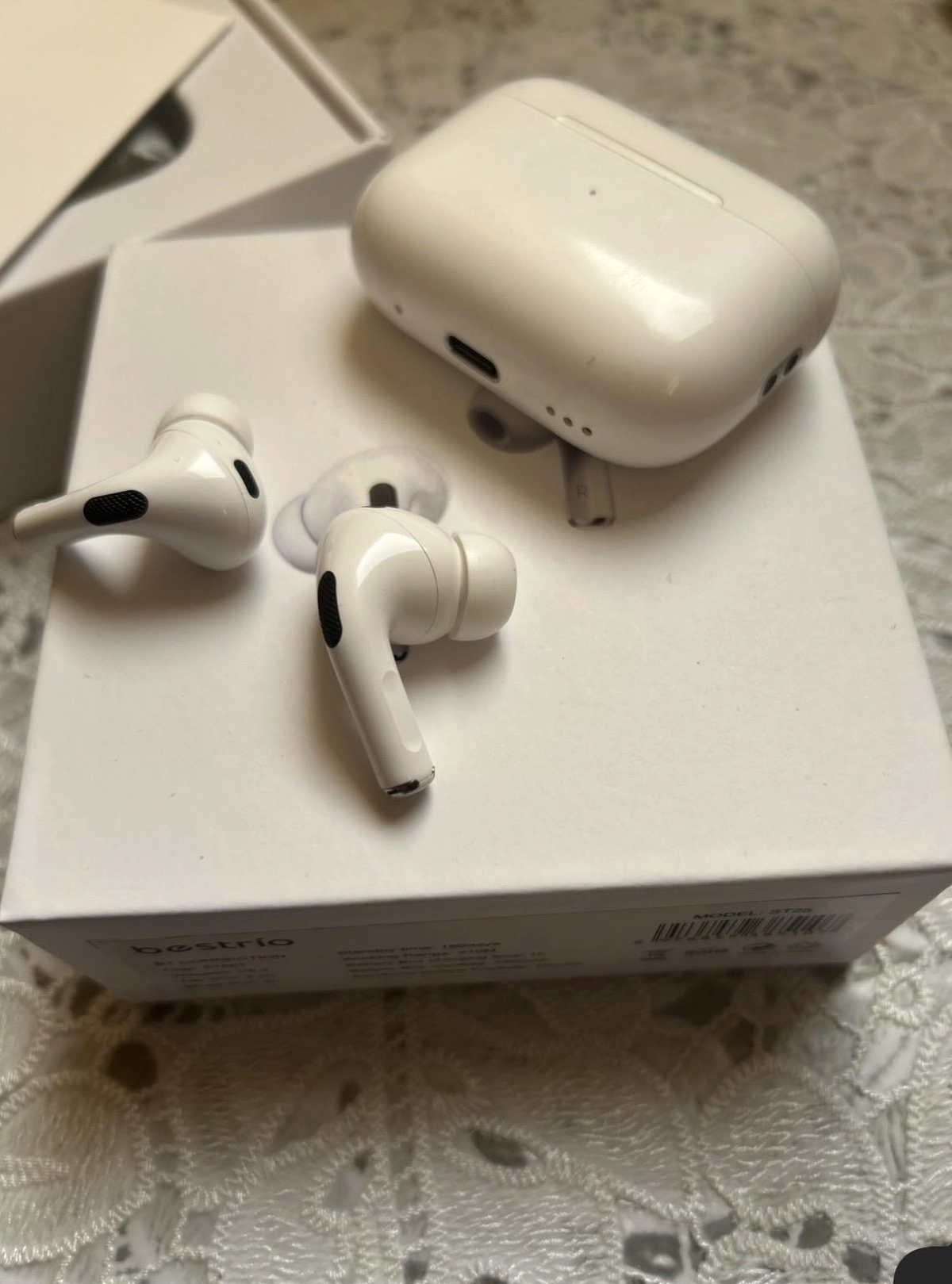 Bestrio ST29 Wireless Earbuds with Charging Case - White-1-1