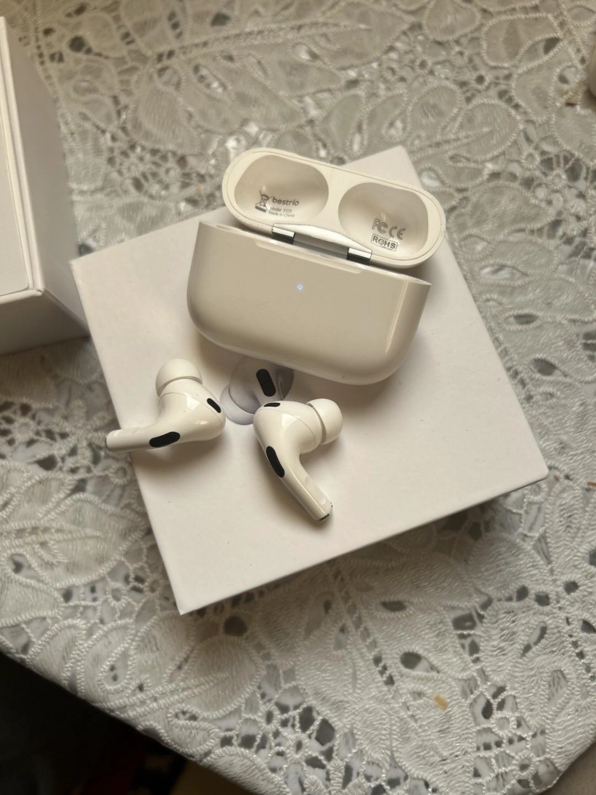 Bestrio ST29 Wireless Earbuds with Charging Case - White-3-3