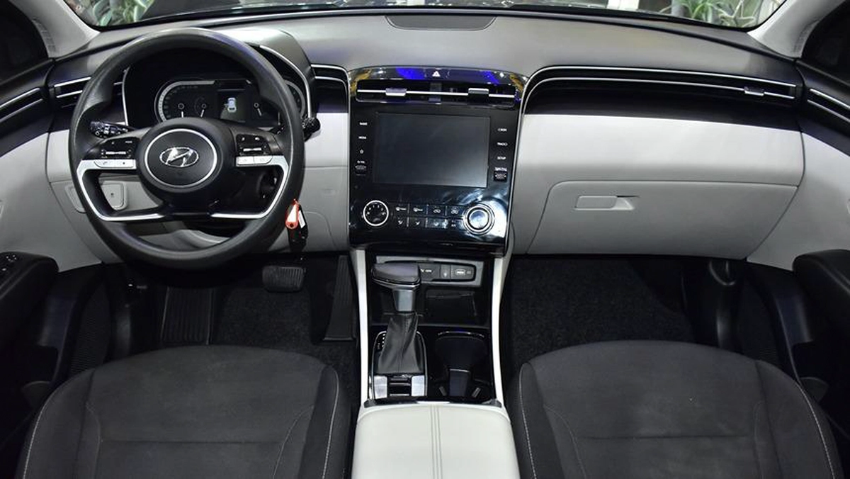 Hyundai Tucson ( 2023 Model ) in Grey Color GCC Specs