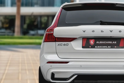 2,155 P.M | B5 Ultimate Dark | Volvo Warranty til Dec 2027 | 0% Downpayment-5