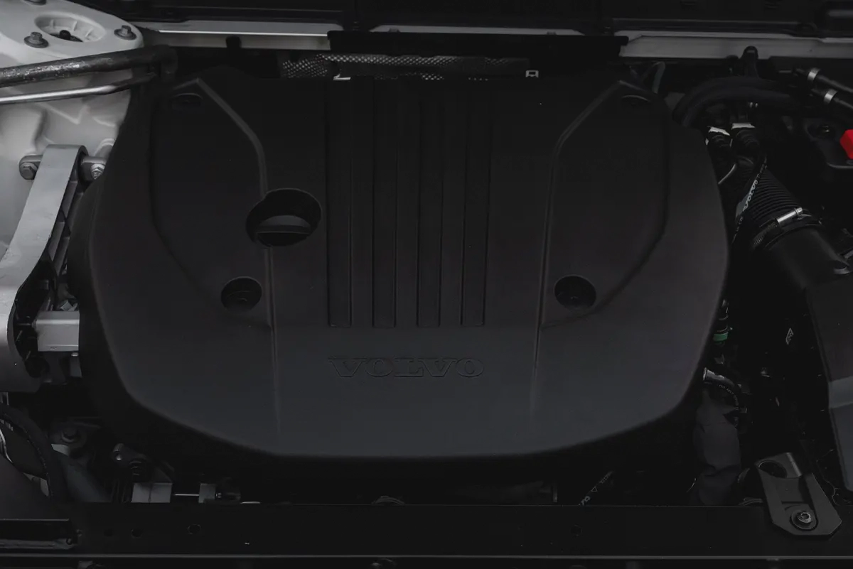 2,155 P.M | B5 Ultimate Dark | Volvo Warranty til Dec 2027 | 0% Downpayment-13-13