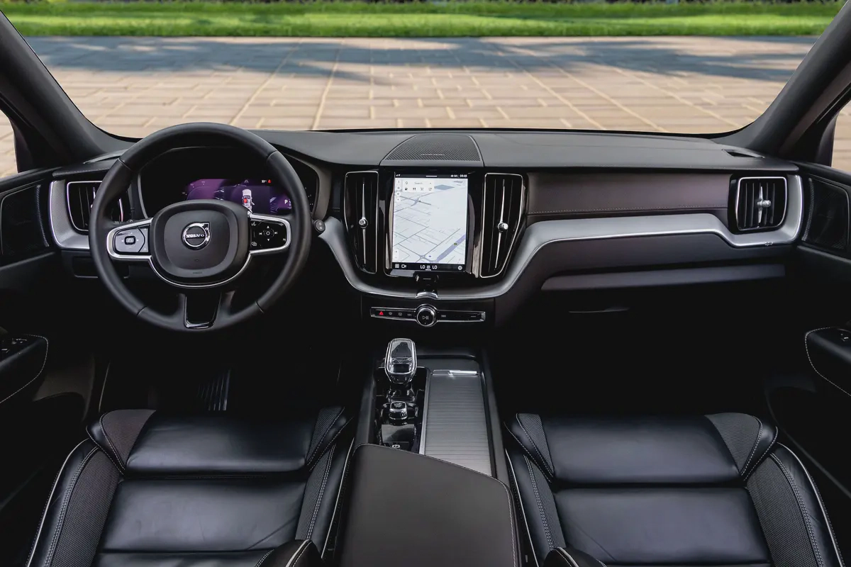 2,155 P.M | B5 Ultimate Dark | Volvo Warranty til Dec 2027 | 0% Downpayment-7-7