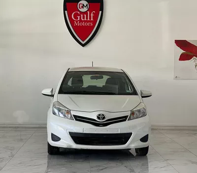 Toyota Yaris BASE MID-1