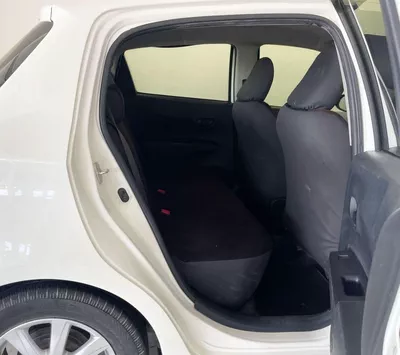 Toyota Yaris BASE MID-8