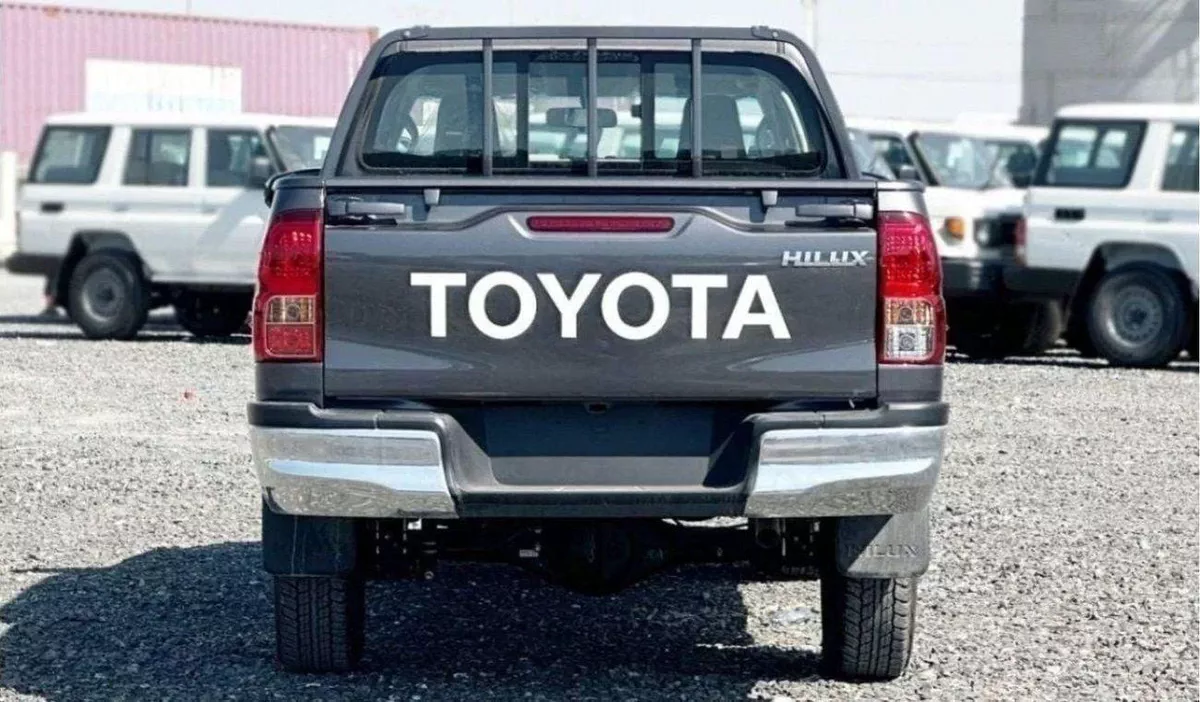 Toyota Hilux GL Toyota Hilux 2.4L basic option V4 2025-5-0