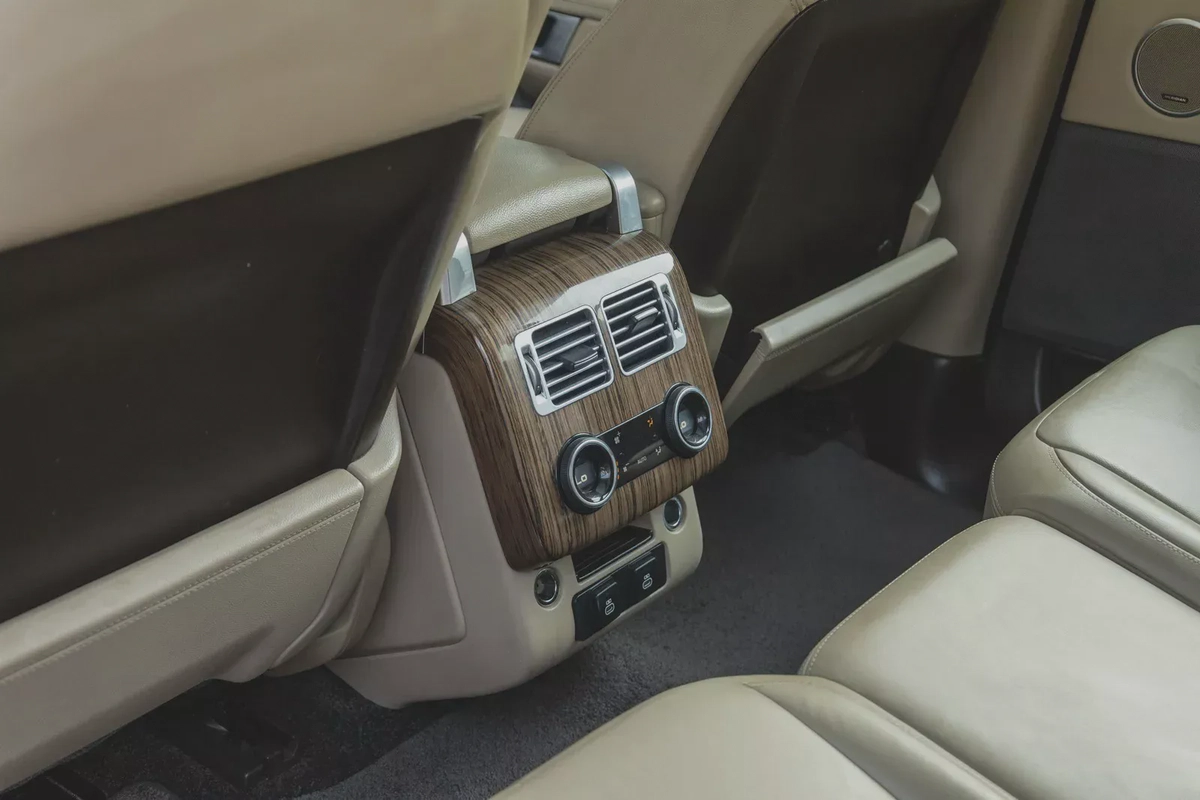 Land Rover Range Rover 2022-15-15