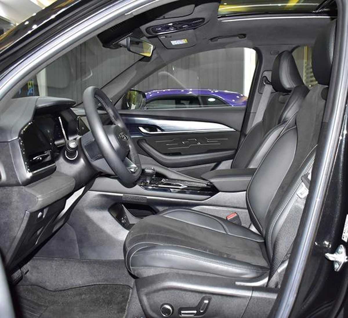 Geely Monjaro L ( 2024 Model ) in Black Color Chinese Specs