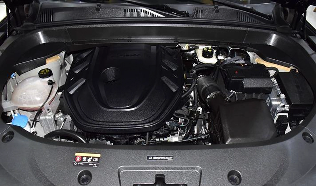 Geely Monjaro L ( 2024 Model ) in Black Color Chinese Specs