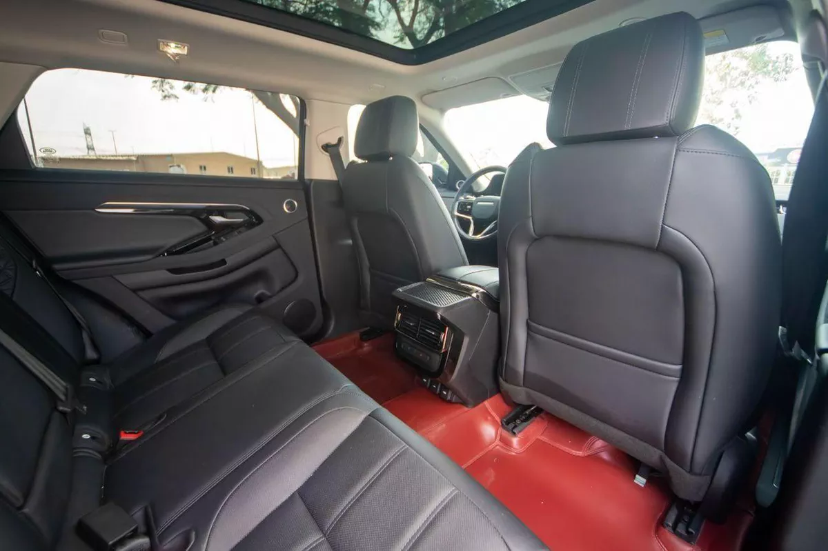 Land Rover Range Rover Evoque P250 2.0L (245 HP)-4-0