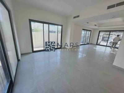 Luxury 5badroom villa available for rent: 170k-15