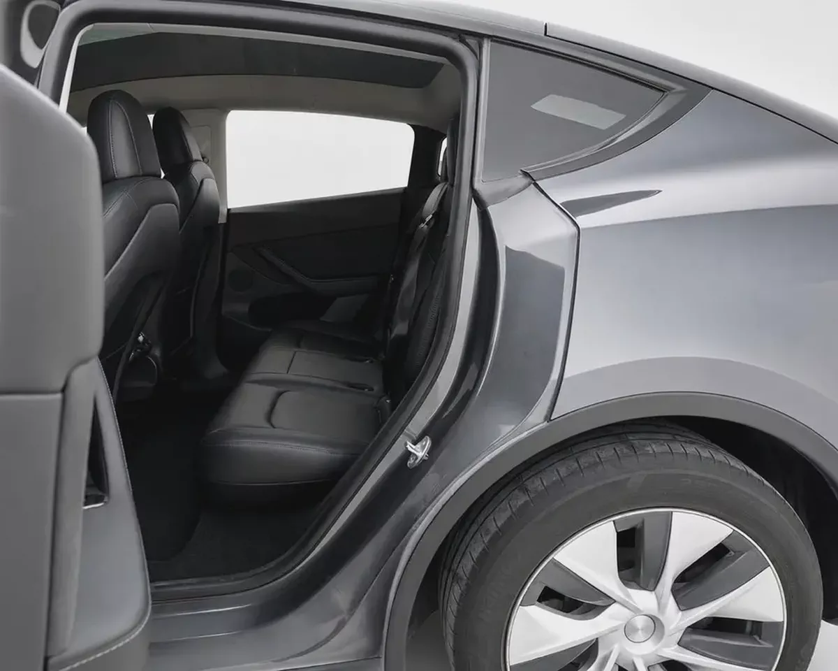 Tesla Model Y Long Range 2022 | GCC Specs | 1,671 AED / Monthly-14-14