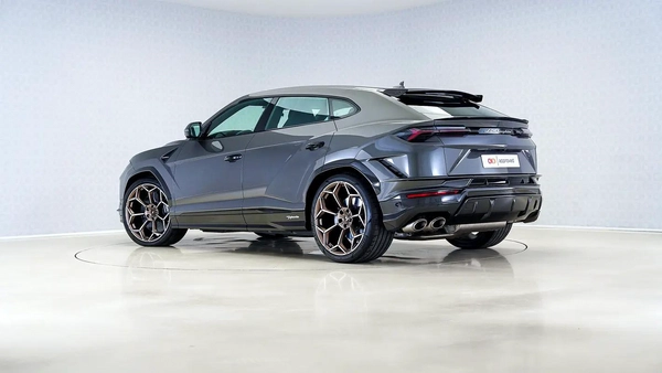 Lamborghini Urus Performante