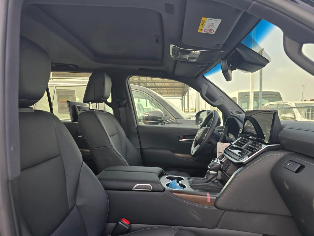 TOYOTA LC300 GXR 3.3L DIESEL 2026 | BLACK | BLACK-2-2