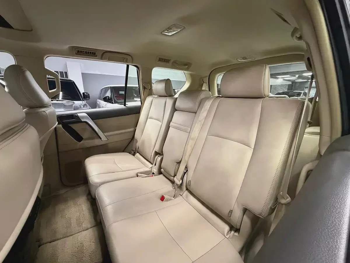 1 Owner | Toyota Prado VXR | Sunroof | Leather | Full Agency Service History-16-16