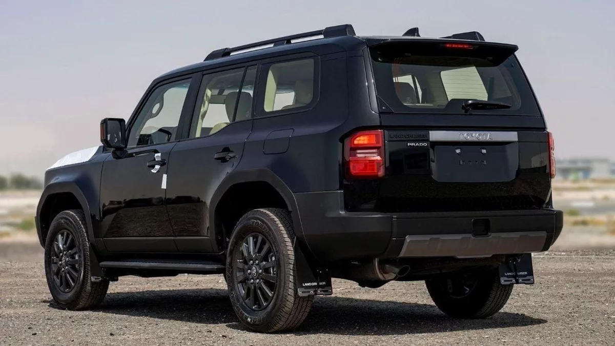 Toyota Prado GXR TOYOTA PRADO 250 TXL 2.7P AT LIMITED MY2025 – BLACK-4-0