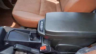 Toyota Land Cruiser 70 LC76 LX LX 4.0L V6 A/T-9