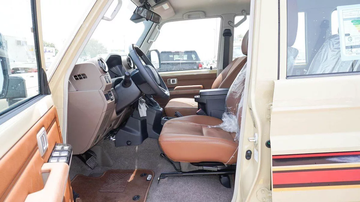 Toyota Land Cruiser 70 LC76 LX LX 4.0L V6 A/T-12-0
