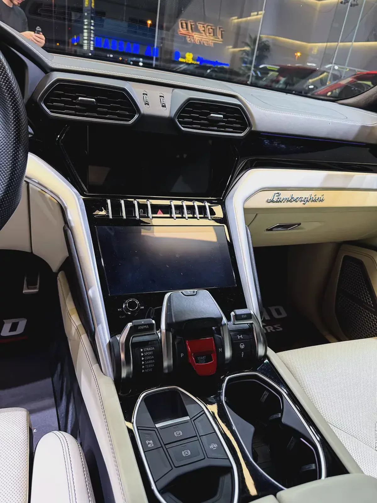 2020 LAMBORGHINI URUS ( GCC / STILL UNDER WARRANTY )-9-9