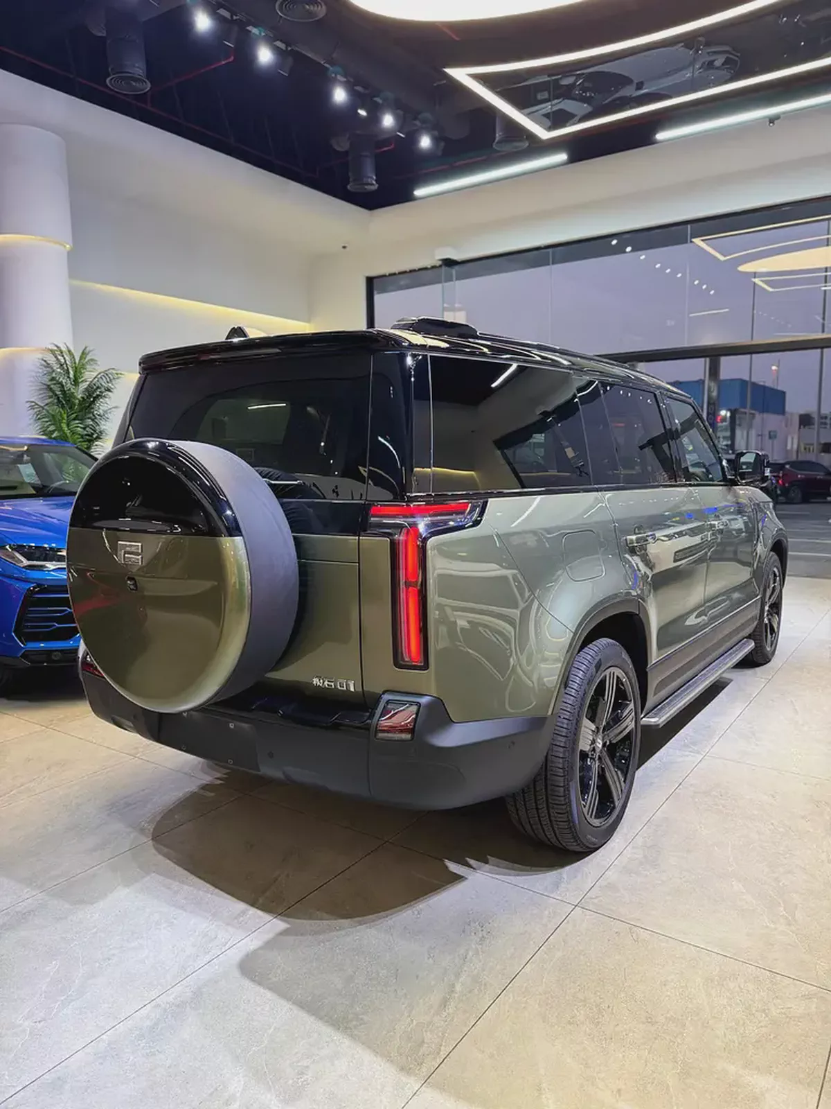 Rox 01 VIP 2026 | Brand New | Chinese Specs | Luxury EREV SUV-4-4