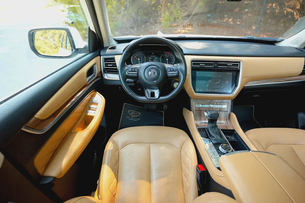 AED 666/Month | RX-8 Luxury | Warranty | GCC Specs | REF#M12681-8-8
