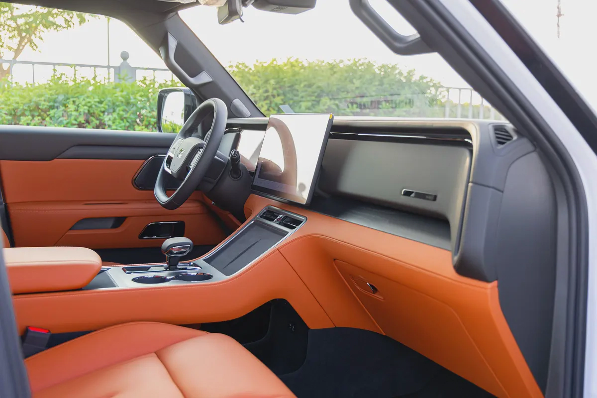 ROX 01 | 7 Seater | Hybrid SUV | Fully Loaded-11-11
