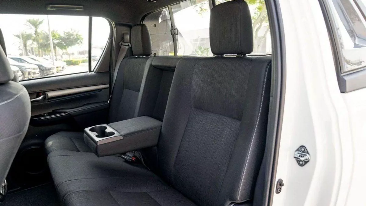 Toyota Hilux Toyota Hilux adventure  2.8L Diesel Advanture 2024 Automatic-9-0