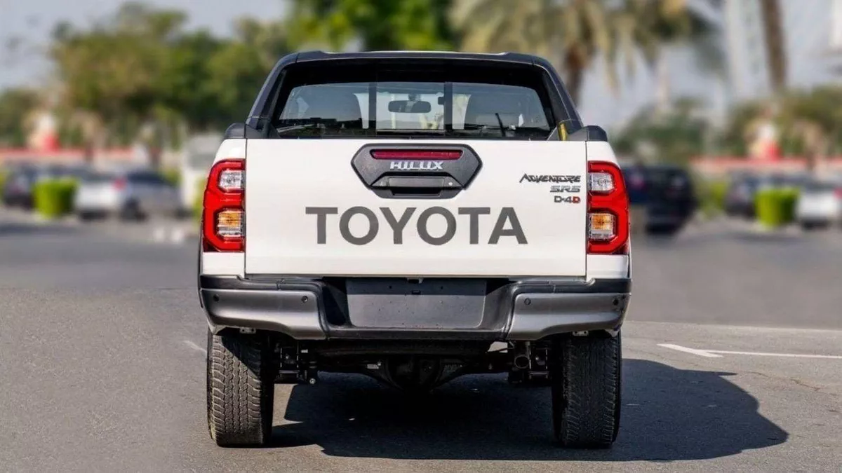 Toyota Hilux Toyota Hilux adventure  2.8L Diesel Advanture 2024 Automatic-18-0