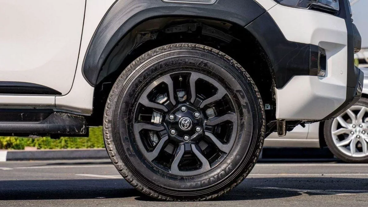 Toyota Hilux Toyota Hilux adventure  2.8L Diesel Advanture 2024 Automatic-8-0