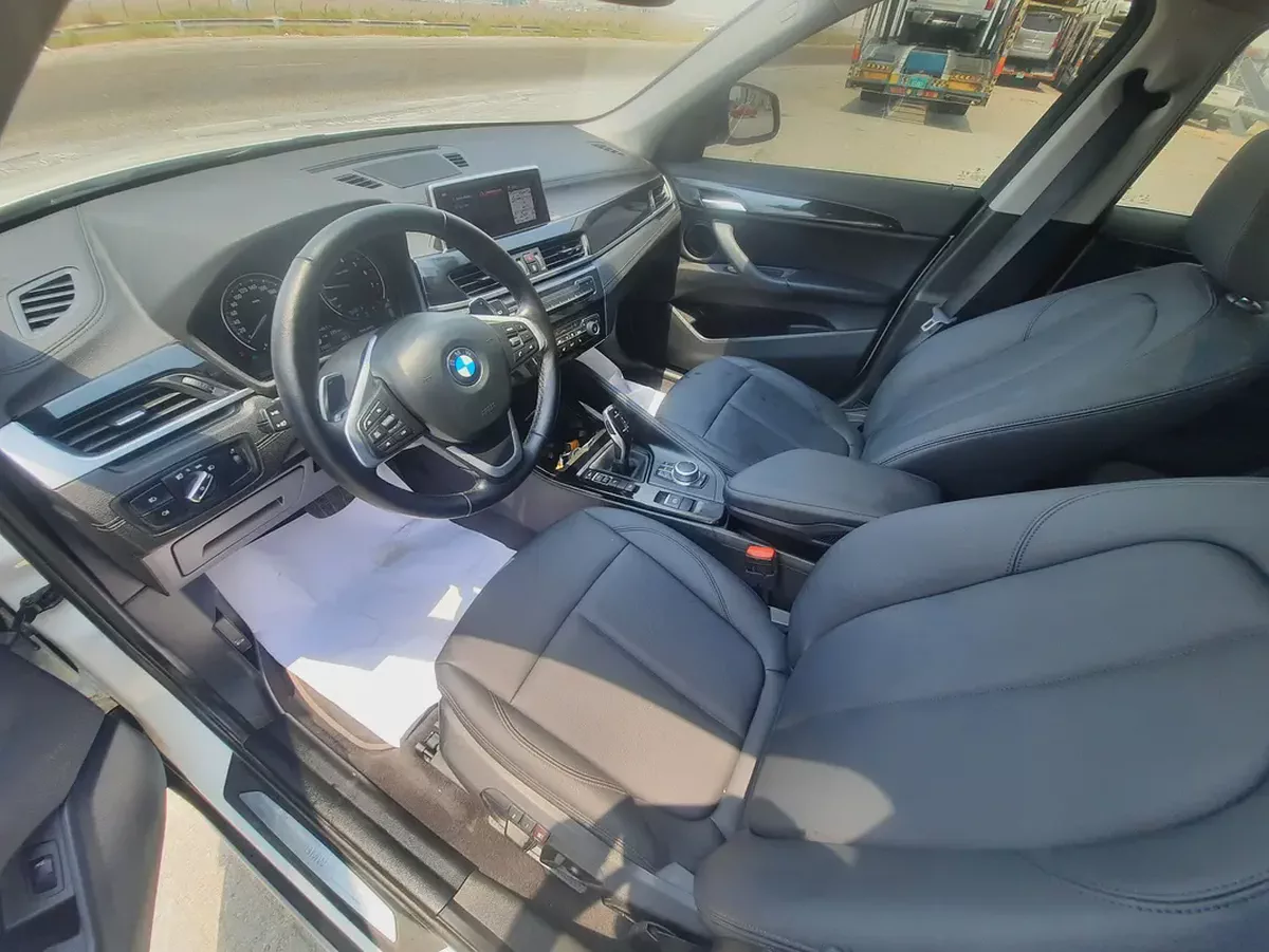 BMW X1 2022 full option  low km-10-10