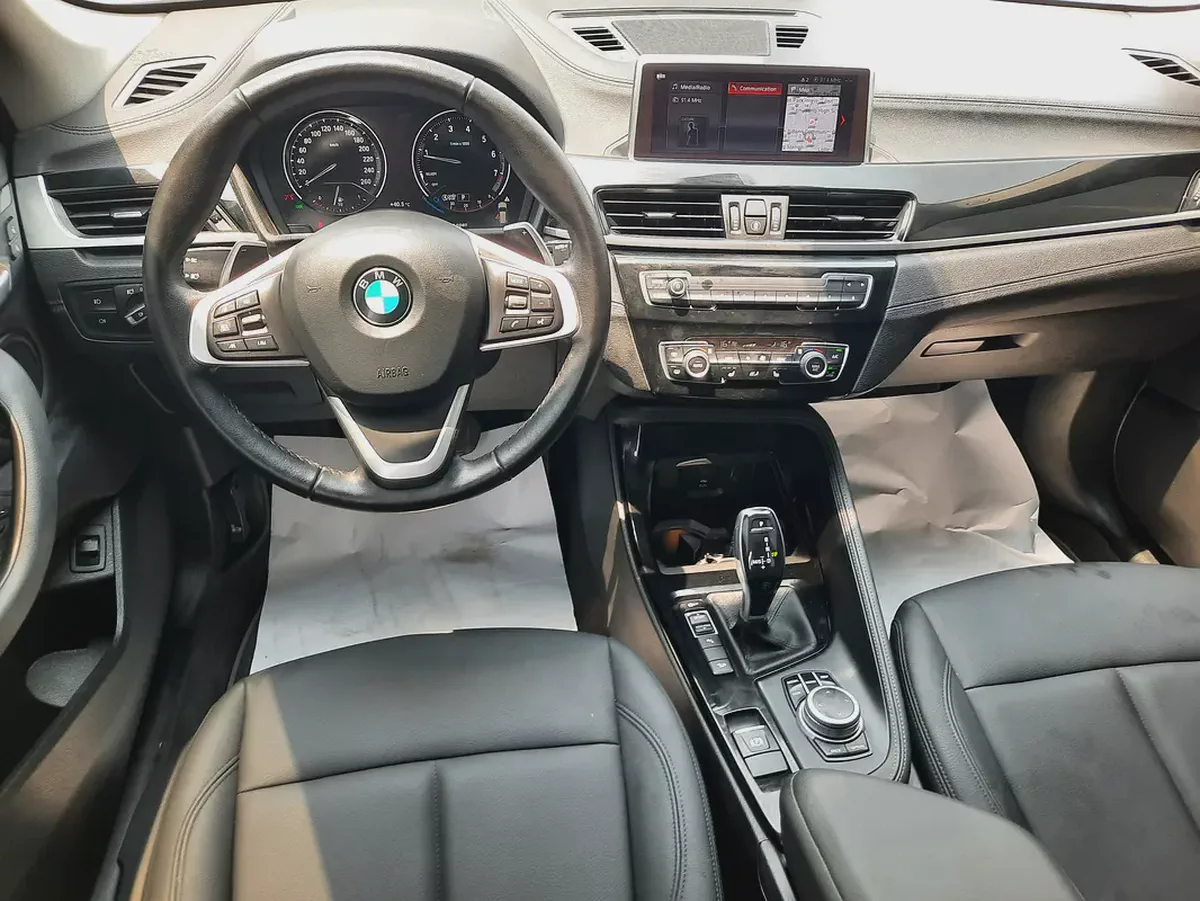 BMW X1 2022 full option  low km-7-7