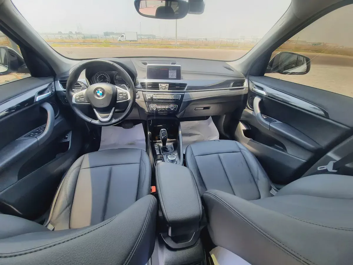 BMW X1 2022 full option  low km-8-8