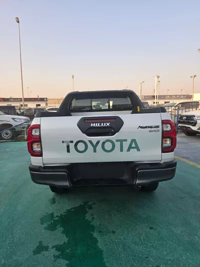 TOYOTA HILUX ADVENTURE 2.8L DIESEL-4