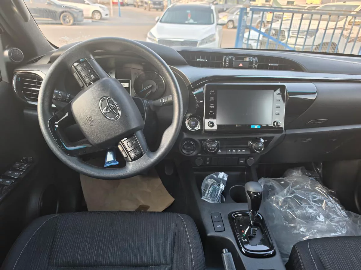 TOYOTA HILUX ADVENTURE 2.8L DIESEL-9-9