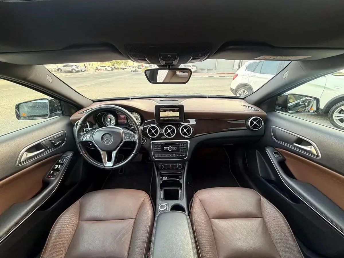 Mercedes Benz GLA250 4MATIC GLA 250 4MATIC | GCC Specs | Low Mileage-6-0